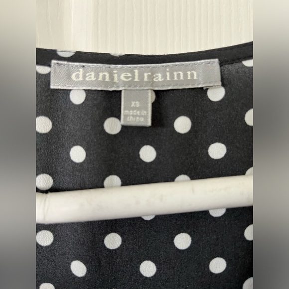 Women’s XS short sleeve black and white polka dot sheet blouse - Picture 2 of 7